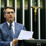 Bolsonaro diz que ideologia nazista deve ser repudiada e defende combate ao comunismo