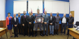 Bombeiro Gustavo Antoniassi Evarini recebe homenagem da Câmara Municipal