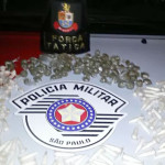 PM apreende 189 pinos com cocaína e 150 pedras de crack em Porto Ferreira