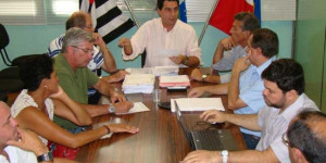 CASO VERDURAMA – Prefeito Maurício Rasi e diretor Marcos Antonini se reuniram com vereadores para esclarecimentos