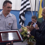 Soldado Douglas Henrique Bibiano recebe diploma de Honra ao Mérito