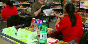 Supermercados são obrigados a distribuir sacolas biodegradáveis