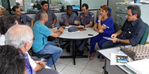 Prefeitura discute com Bombeiros solução para passagem do veículo de resgate na ponte metálica