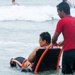 Praia Acessível ajuda pessoas com deficiência a aproveitar o verão