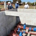 Prefeito visita obras e anuncia 75% de esgoto tratado a partir de setembro