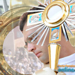 Missa e procissão de Corpus Christi, reuniu  nesta quinta-feira (23/06) centenas de fiéis