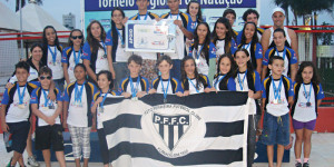 Equipe de Natação do PFFC conquista 37 medalhas em torneio