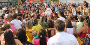 Chegada do Papai Noel marcou início do Natal da Paz em Porto Ferreira