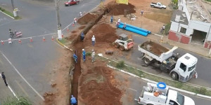 Odebrecht Ambiental realiza interligação da rede de recalque de esgoto na Av. Ângelo Ramos com sucesso