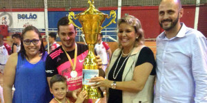 Equipe Deslumbre é campeã da série ouro do Campeonato Municipal de Futsal