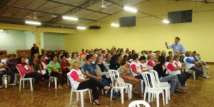 Projeto ''Idoso Legal'' realiza entrega de carteirinhas