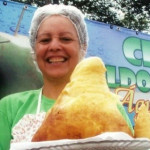 Coxinha monstro vira mania em cidade do norte do Paraná