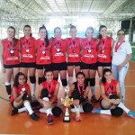 Equipe infantil feminina de vôlei é campeã da APV