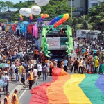 Parada do Orgulho LGBT leva milhares de pessoas para a Avenida Paulista