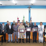 Guardas municipais e bombeiro receberam homenagem na Câmara