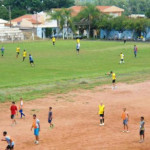 Prefeitura fará revitalização de dois campos de futebol do município