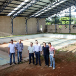 Prefeito, vice, vereadores e secretários visitam obras de modernização da piscina municipal