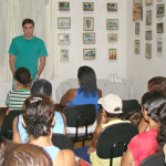 Psicólogo ministra palestra para técnicos no Creas