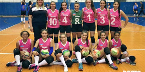 Equipe infantil feminina de vôlei jogou no final de semana em Rio Claro