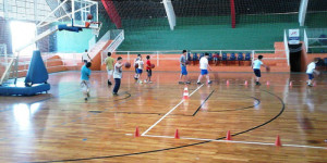 Basquete: inscrições para escolinha estão abertas para crianças e adolescentes de 7 a 17 anos