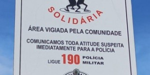 Placas do Projeto Vizinhança Solidária da Polícia Militar no Jardim Bela Vista são trocadas.