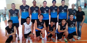 Equipe infanto-juvenil masculina de vôlei perde para Sertãozinho em jogo disputado