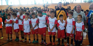 Equipes de Porto Ferreira vão bem na Copa Sesi de Futsal