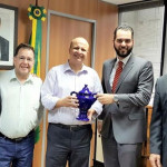 Em audiência com secretário estadual, prefeito e vice conhecem programas para desenvolver o turismo