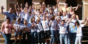 Alunos de Escola Municipal visitam a Prefeitura e apresentam livro editado pelo Ministério da Cultura