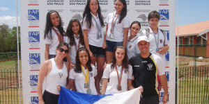 Alunos do PFFC representando suas escolas conquistam medalhas na natação