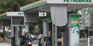 Petrobrás diminui preço da gasolina em R$ 0,20 por litro nas refinarias