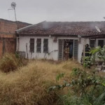 Casa pega fogo e assusta moradores em bairro de Araraquara