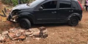 Carro desgovernado invade calçada e atropela idoso de 62 anos em São Carlos