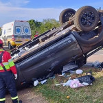 Caminhonete capota na SP-340 após pneu estourar e casal é socorrido com ferimentos leves entre Mococa e Casa Branca