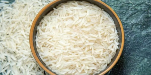 Mito ou verdade: lavar o arroz antes de cozinhá-lo é correto? Nutricionista responde