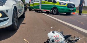 Motociclista fica em estado grave após ser arrastado por caminhão na SP-310 em São Carlos