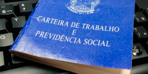 Governo atualiza valores do seguro-desemprego; confira tabela e saiba quem tem direito