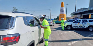 Junho Verde: campanha da Arteris Intervias alerta sobre uso do cinto de segurança e preservação do meio ambiente