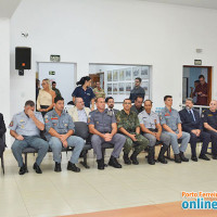 Entrega pela primeira vez os títulos de “Policial Padrão” - Foto 74