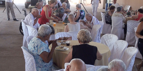 Almoço de Natal no Solar dos Jovens de Ontem