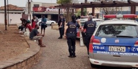 Guarda Civil Municipal intensifica ações na praça em frente à Estação Rodoviária