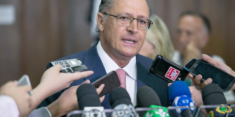 Alckmin defende redução de custos e da burocracia para quem tirar a Carteira de Habilitação