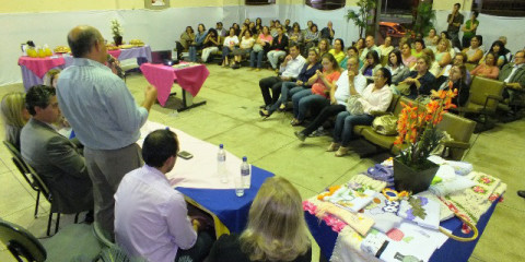 Encontro de artesãos reuniu bom público no auditório do Departamento de Promoção Social