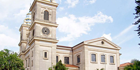 Vitrais da Igreja Matriz são retirados para restauração