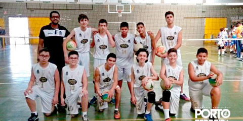 Equipe mirim masculina de vôlei faz sua estreia no torneio da APV