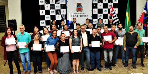 Formandos dos cursos profissionalizantes do primeiro semestre receberam certificados