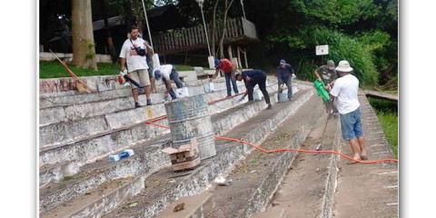 Escadarias do rio Moji-Guaçu receberam pintura em trabalho de mutirão