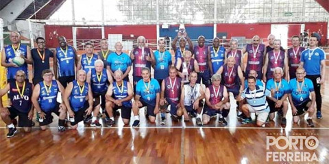 Ginásio Adriano José Mariano recebeu finais do Torneio da APV Melhor Idade Masculino