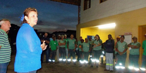 Prefeita tem encontro com servidores do setor de limpeza pública