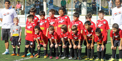 Escola de Futebol do Clube de Campo e Projeto Garoto Nota 10 se enfrentam em amistoso